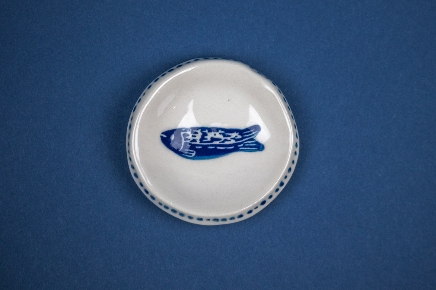 Mini Fish 2" with dotted rim