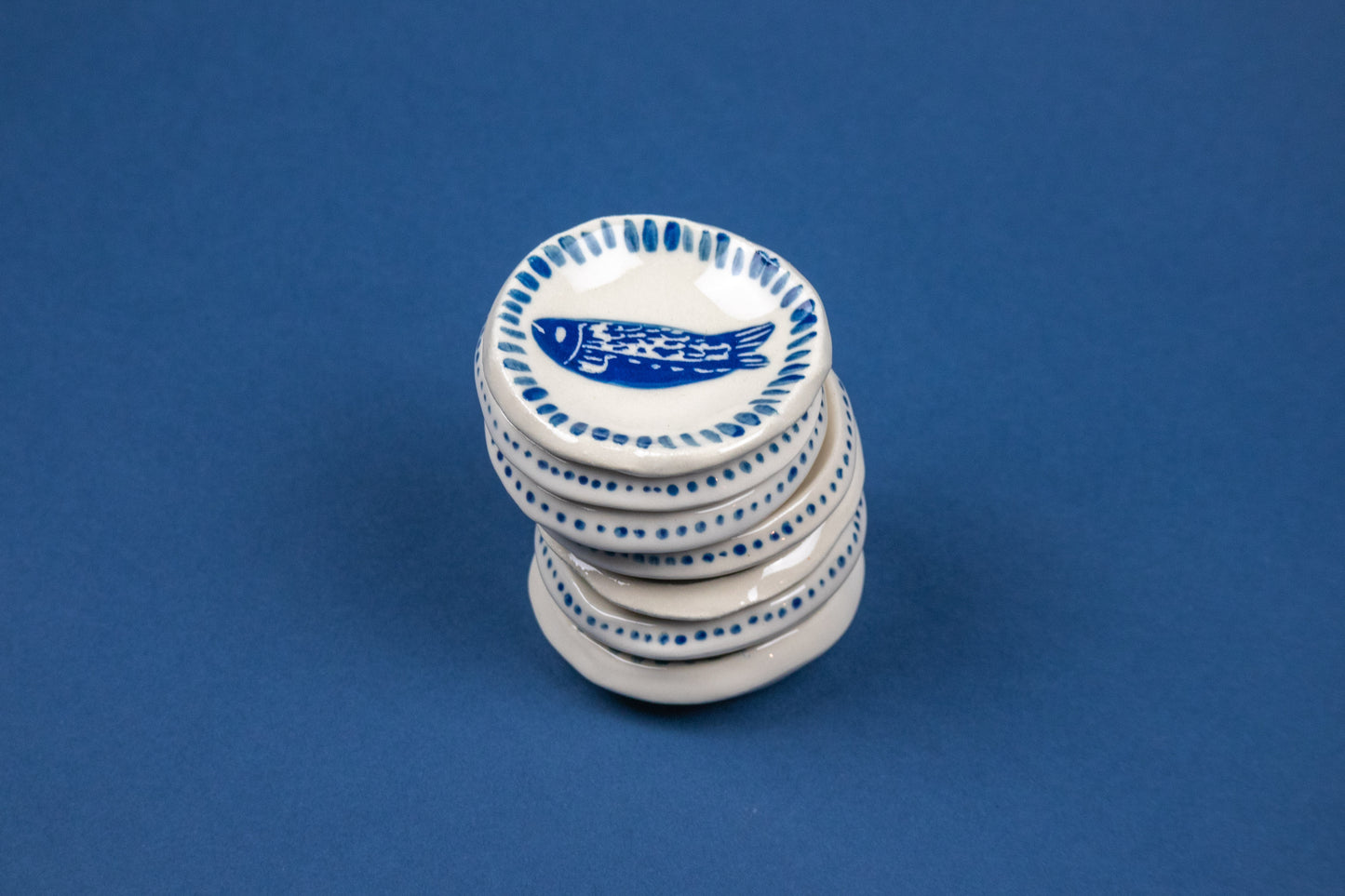 Mini Fish 2" with dotted rim