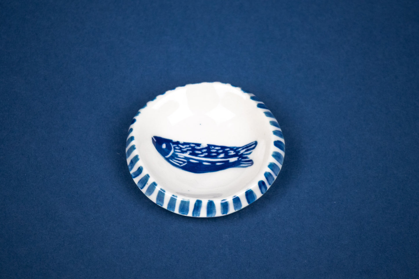 Mini Fish 2" with striped outer rim